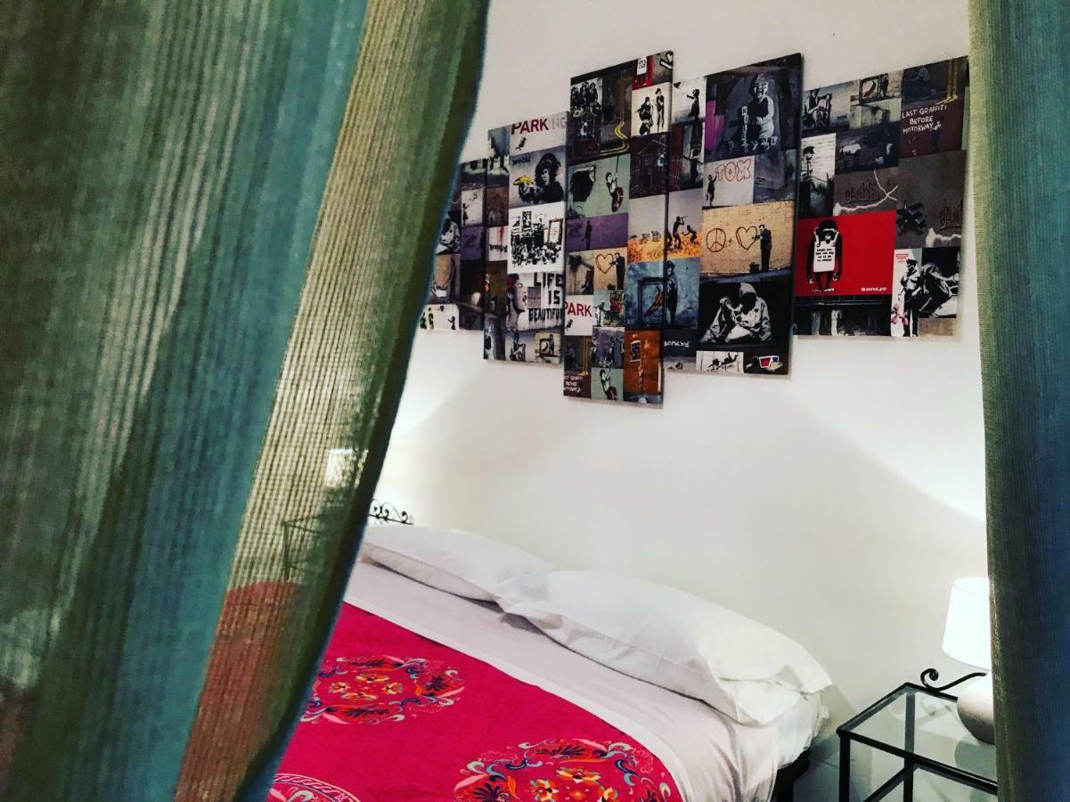 Casa G&G Pignasecca 2 Nel Cuore Di Napoli Exterior foto