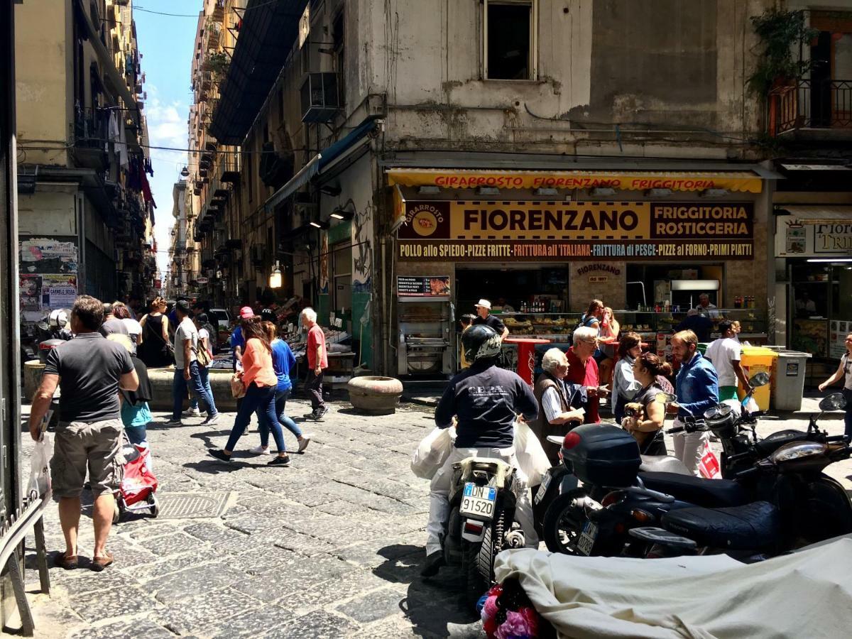 Casa G&G Pignasecca 2 Nel Cuore Di Napoli Exterior foto