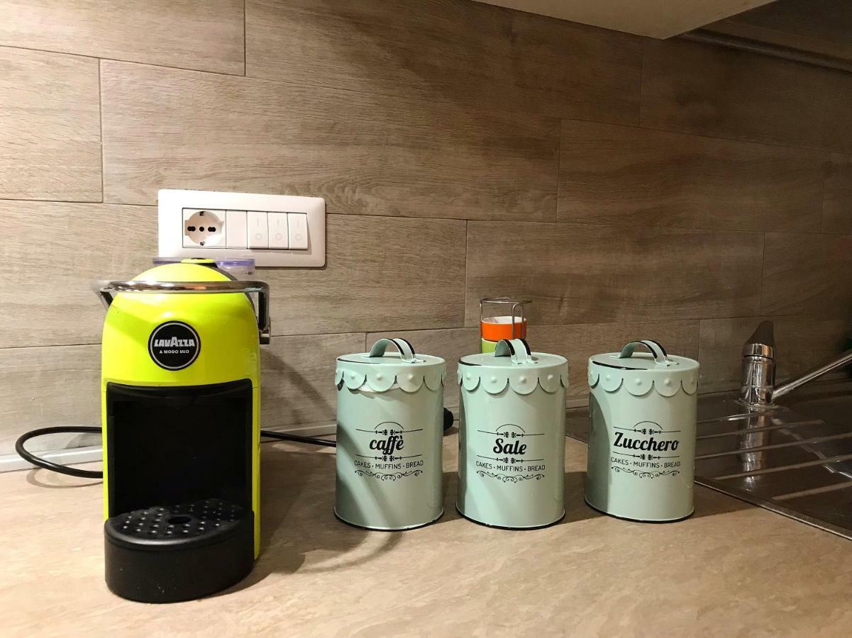 Casa G&G Pignasecca 2 Nel Cuore Di Napoli Exterior foto