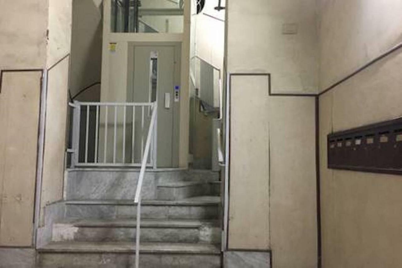 Casa G&G Pignasecca 2 Nel Cuore Di Napoli Exterior foto